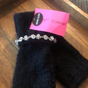 Betsy Johnson texting gloves with rhinestones new with tags sweater material .